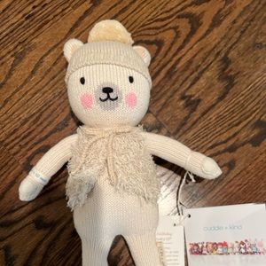 Cuddle and kind new bear